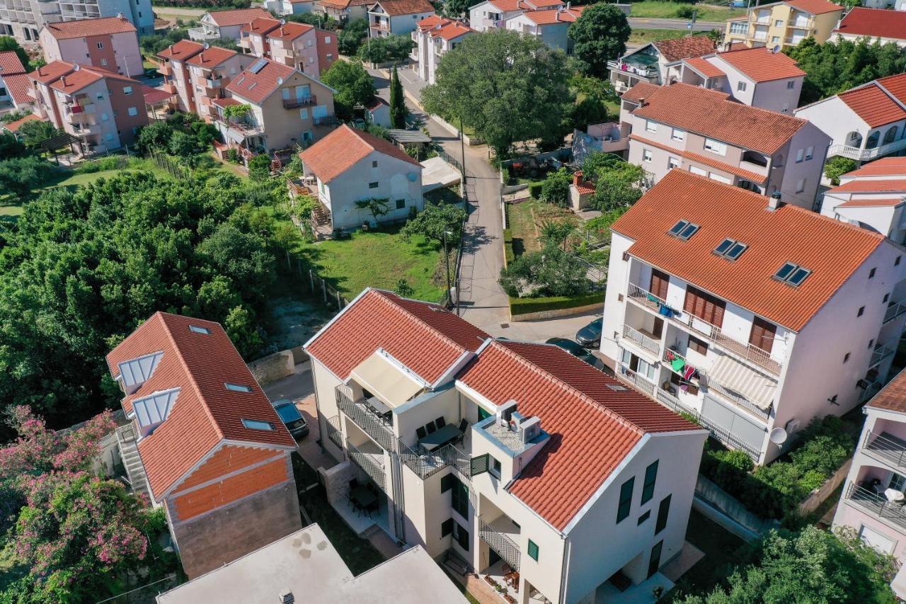 Apartments Mila Sveti Filip i Jakov Eksteriør bilde