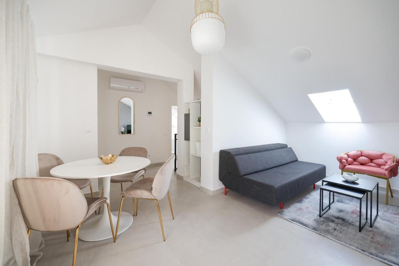 Apartments Mila Sveti Filip i Jakov Eksteriør bilde