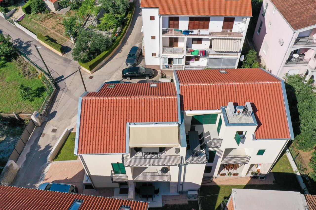 Apartments Mila Sveti Filip i Jakov Eksteriør bilde