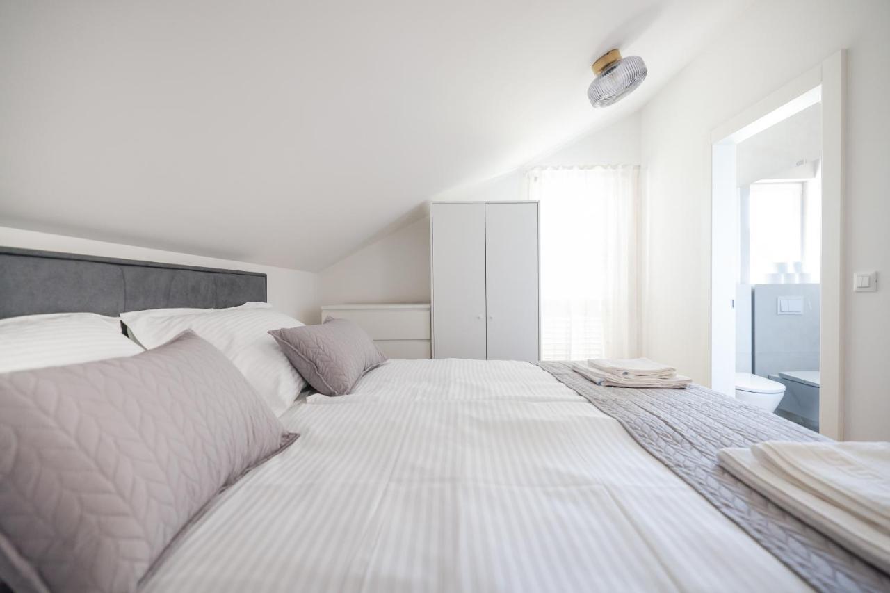 Apartments Mila Sveti Filip i Jakov Eksteriør bilde
