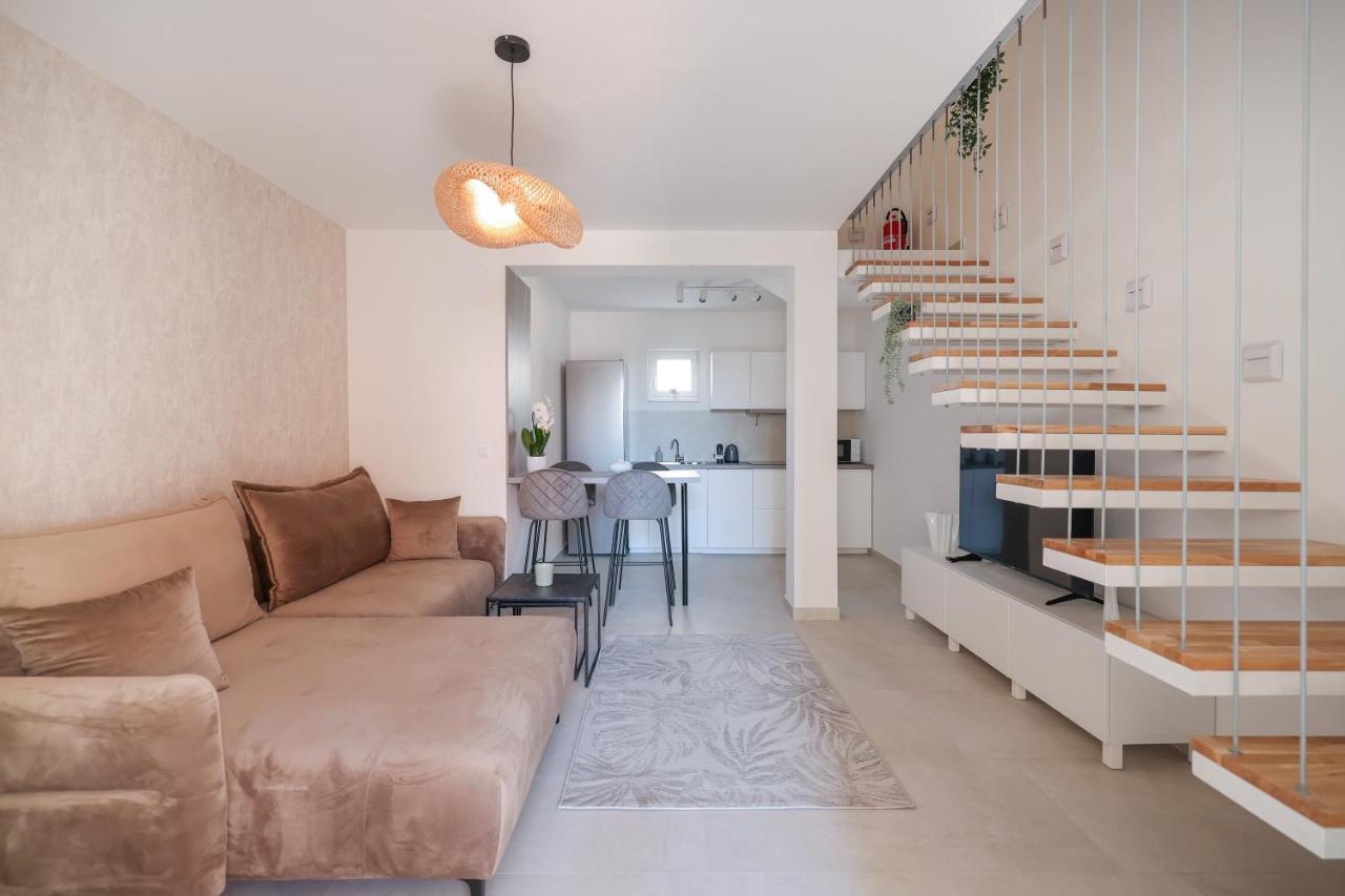 Apartments Mila Sveti Filip i Jakov Eksteriør bilde