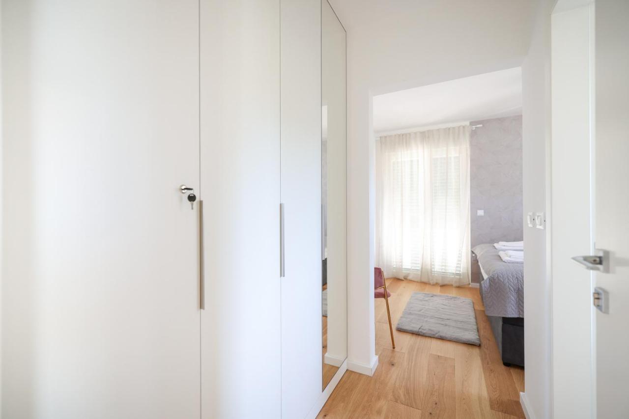Apartments Mila Sveti Filip i Jakov Eksteriør bilde