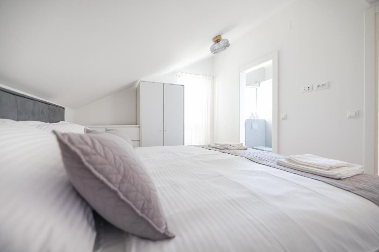 Apartments Mila Sveti Filip i Jakov Eksteriør bilde