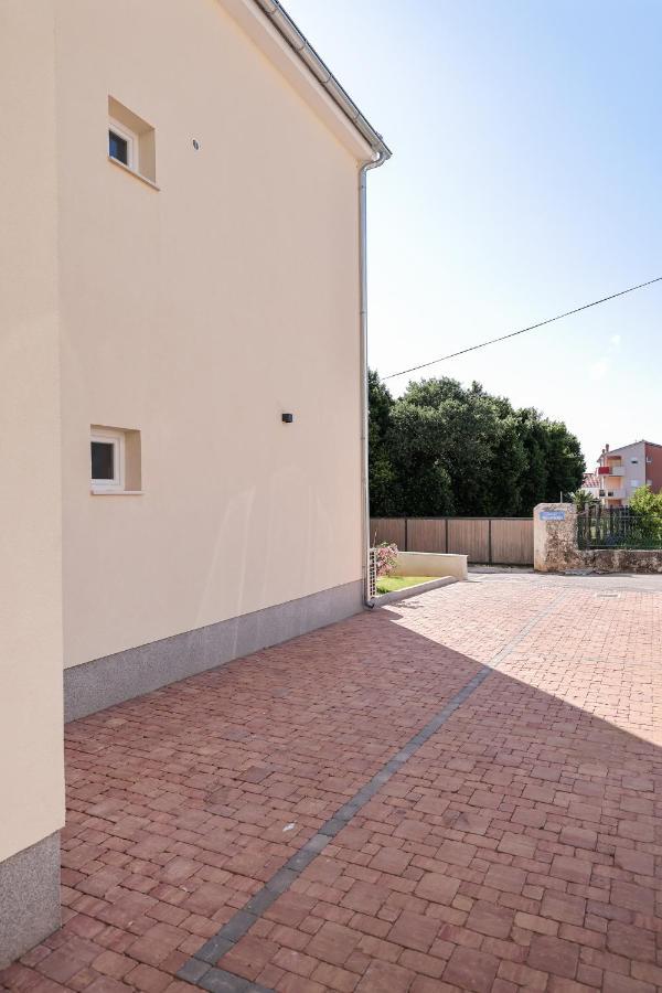 Apartments Mila Sveti Filip i Jakov Eksteriør bilde