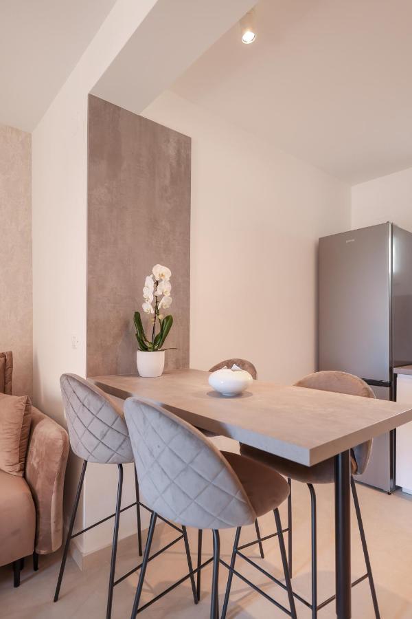 Apartments Mila Sveti Filip i Jakov Eksteriør bilde