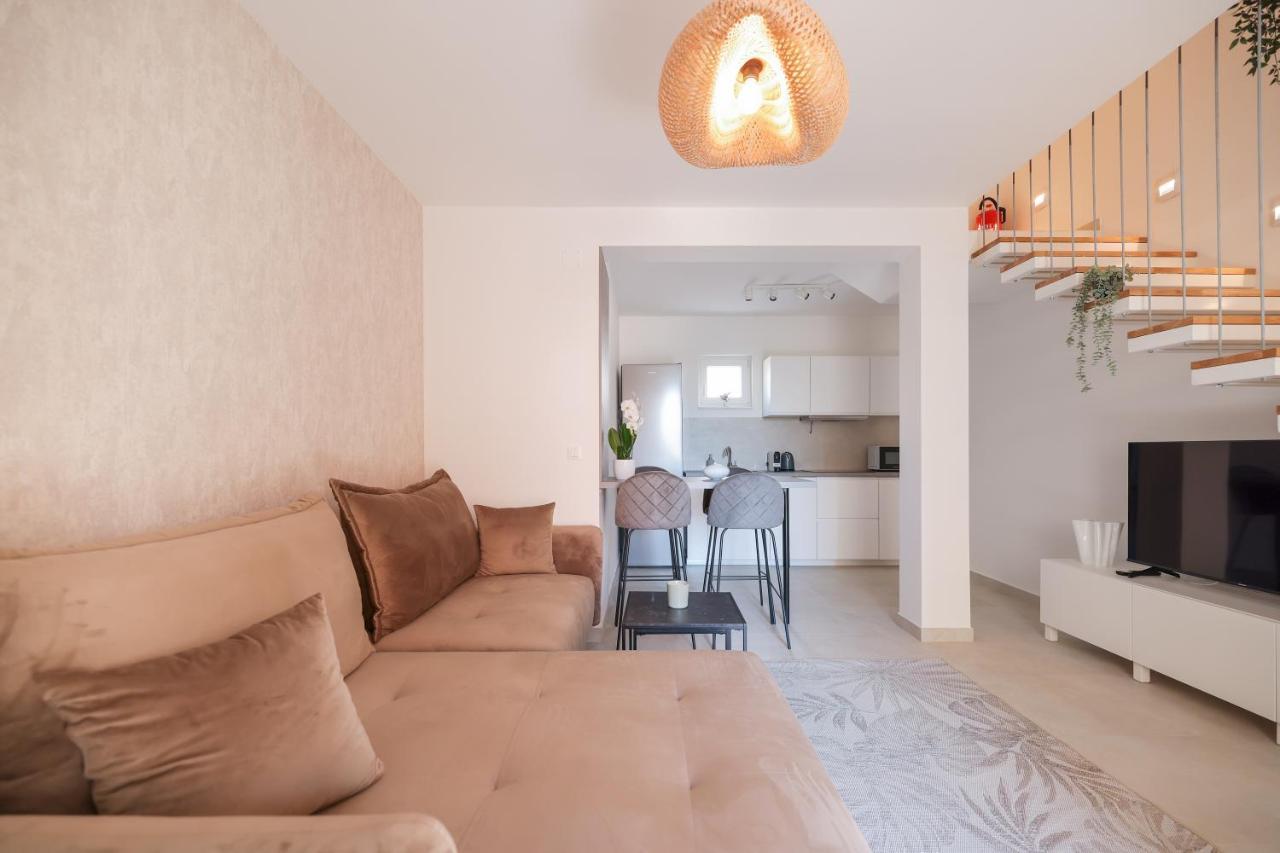 Apartments Mila Sveti Filip i Jakov Eksteriør bilde